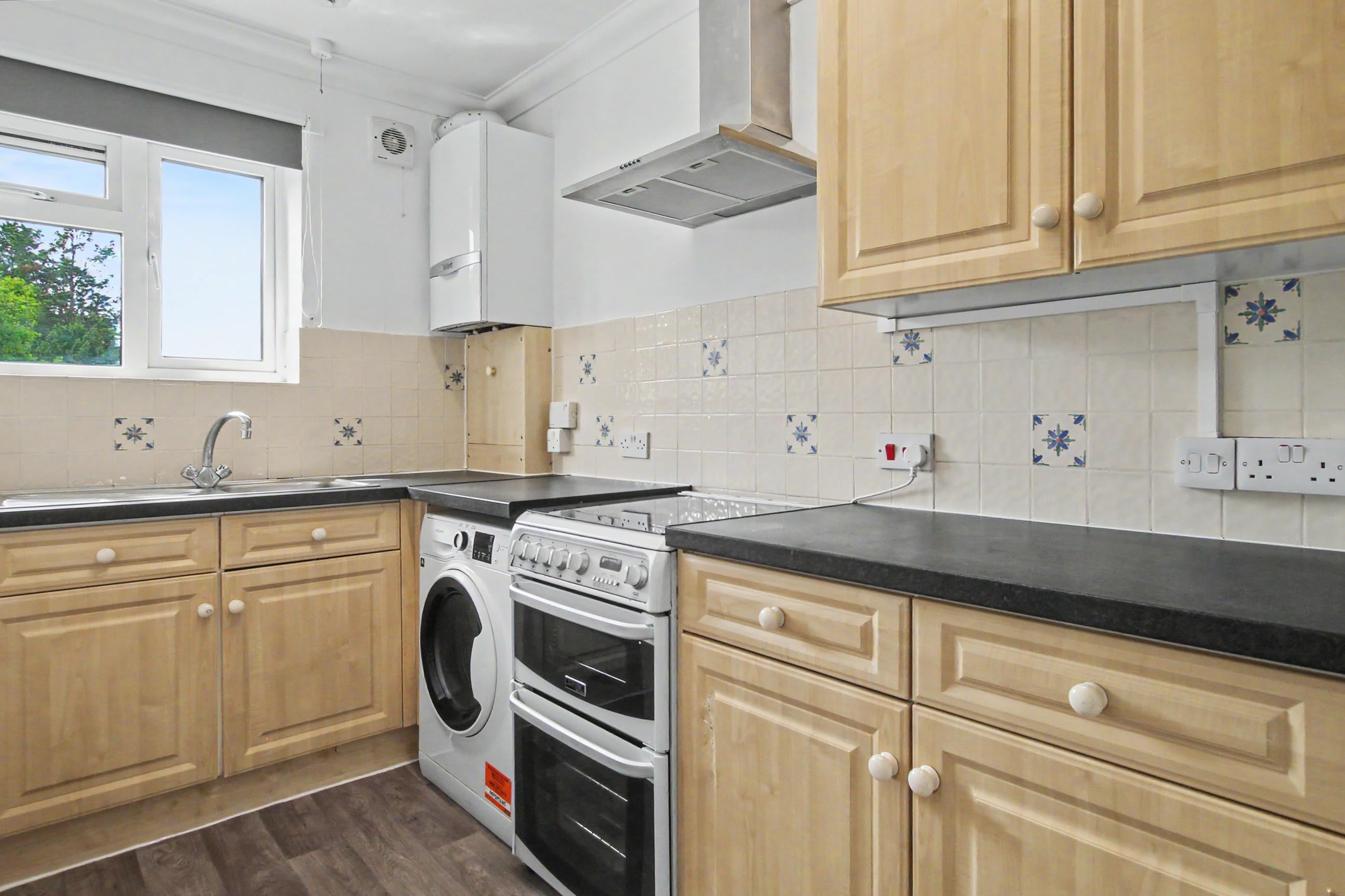 Flat Honeybourne Road in Greater London