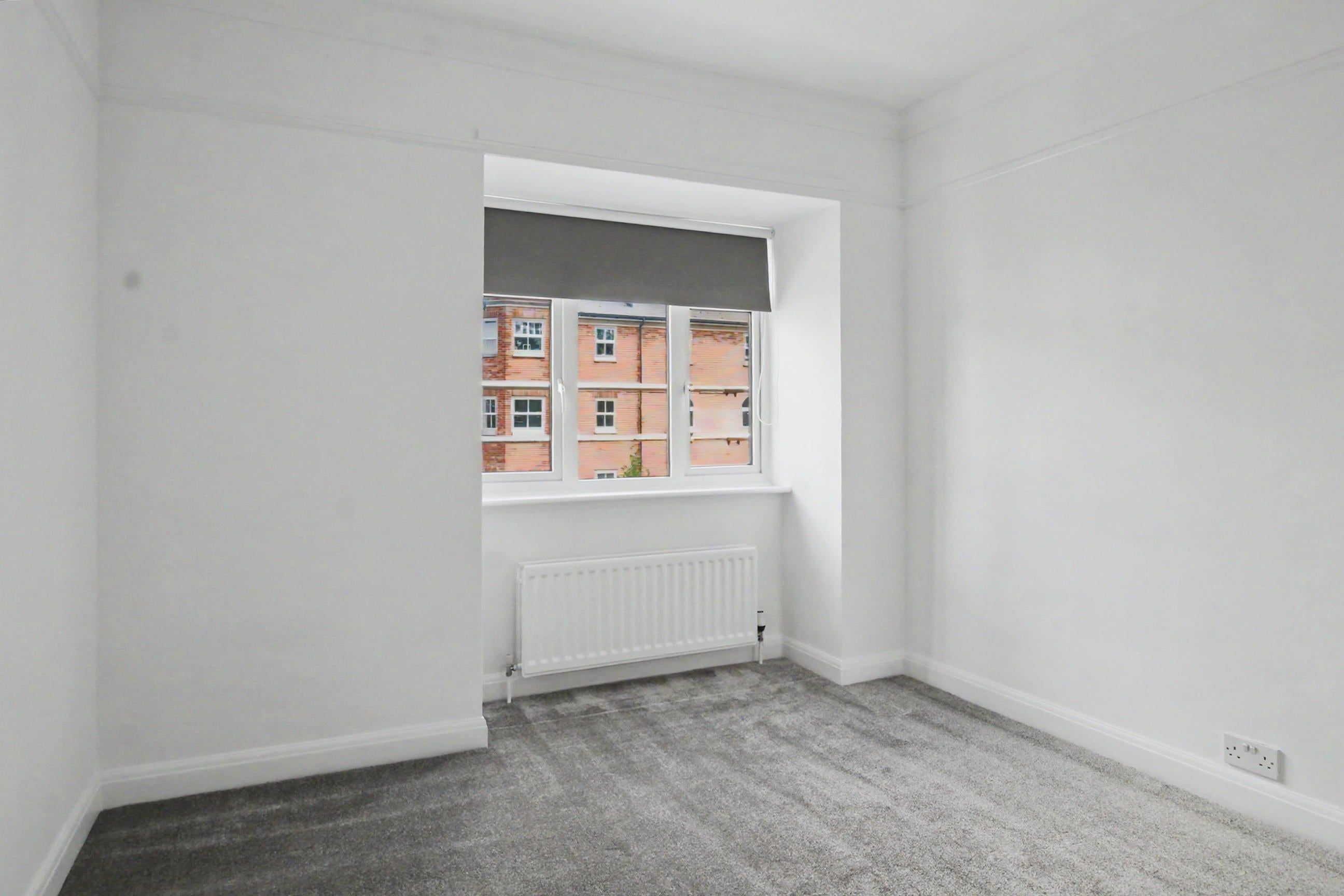 Flat Honeybourne Road in Greater London