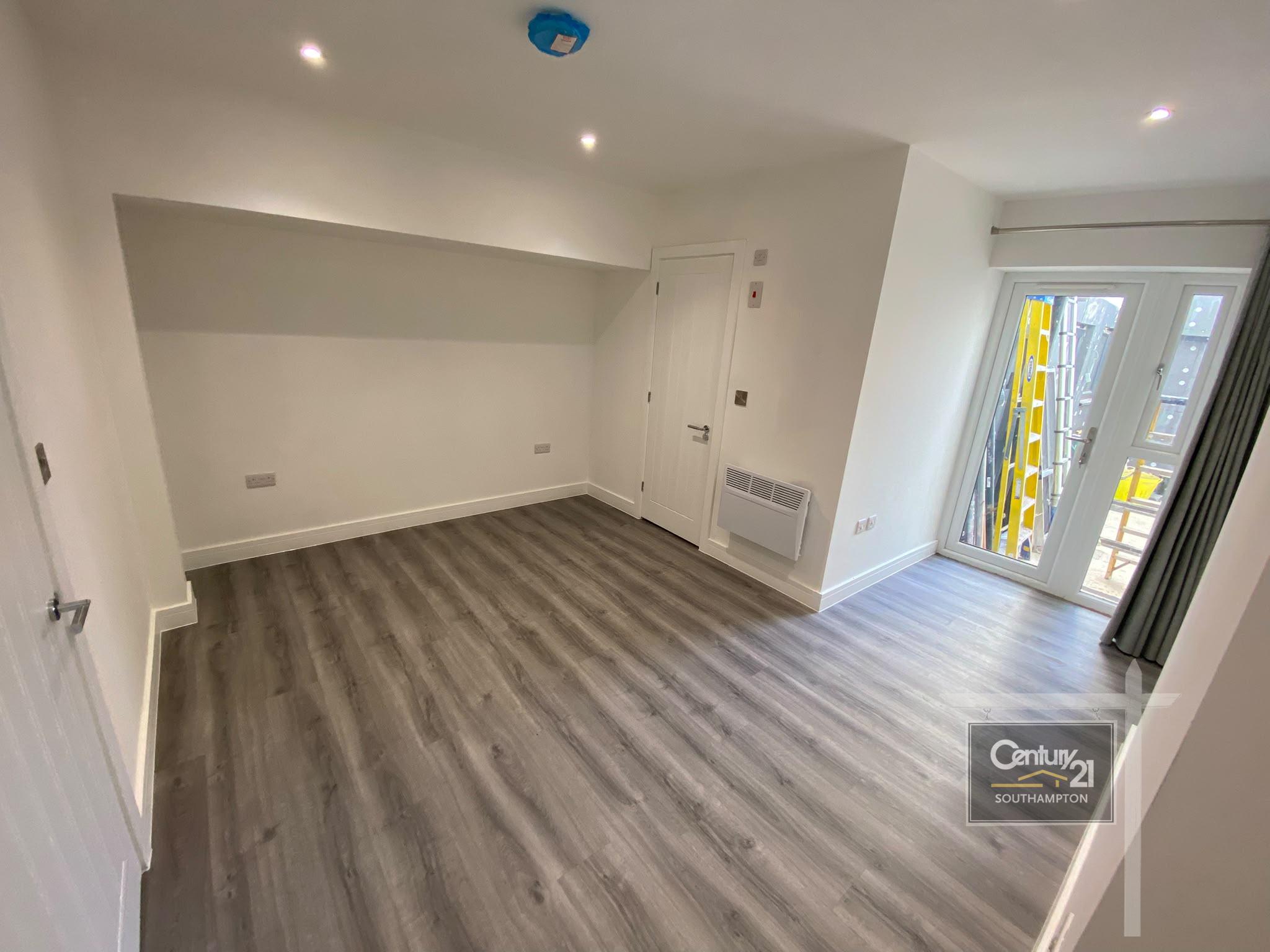 Flat Ordnance Road in Southampton