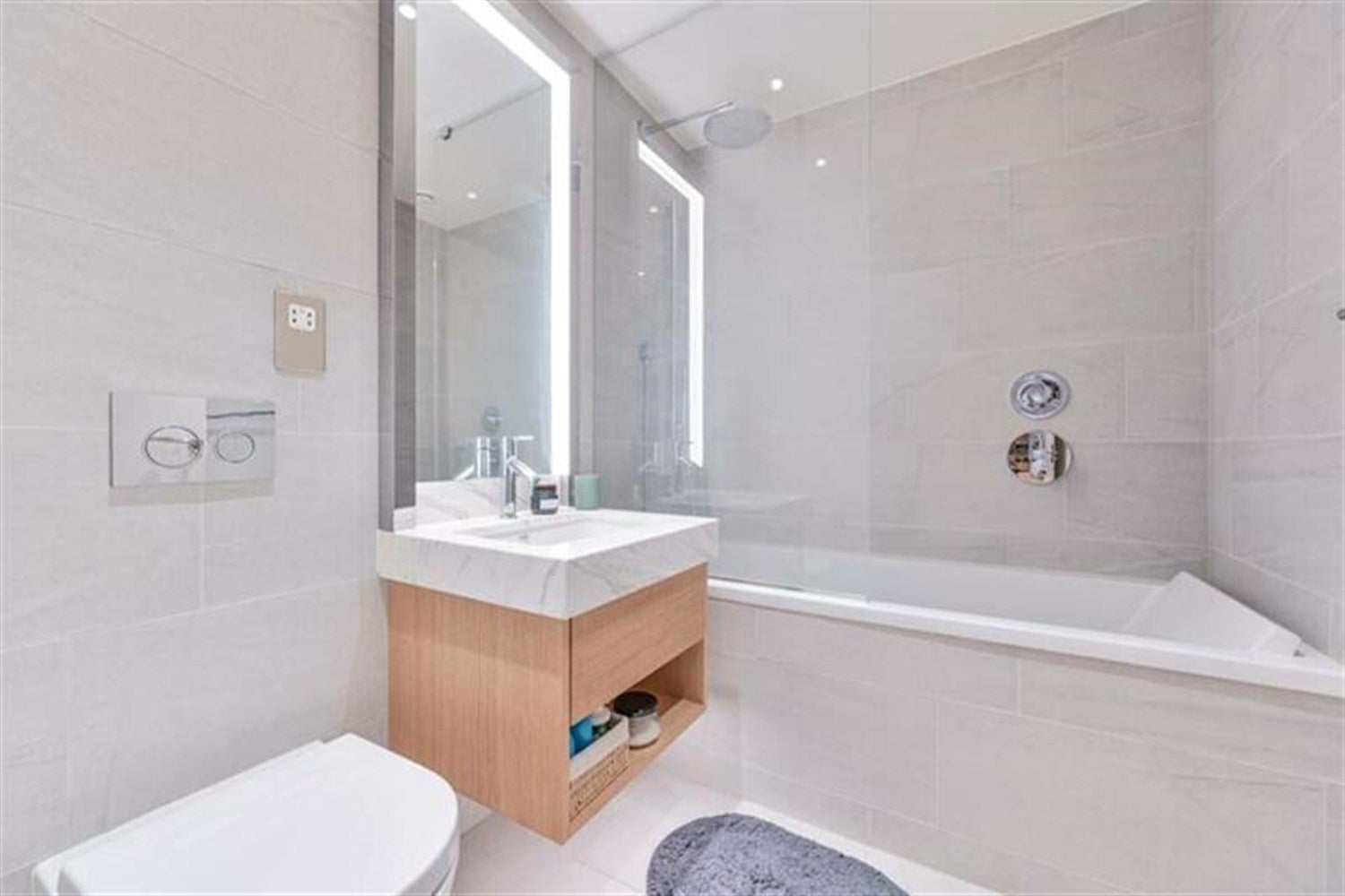 House Leman Street in Greater London
