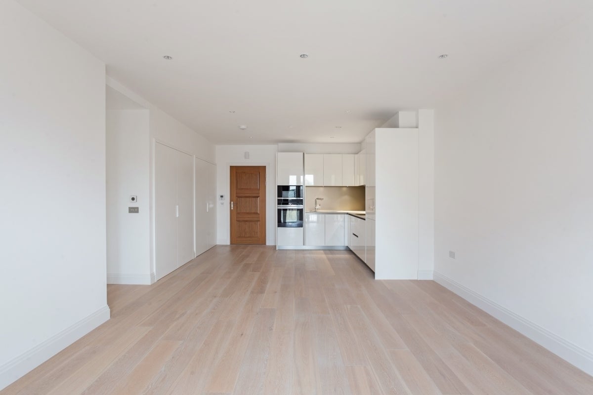 Flat Langham Road in Greater London