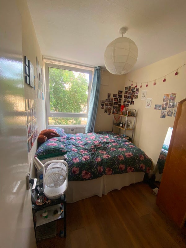Room Clarence Gardens in Greater London