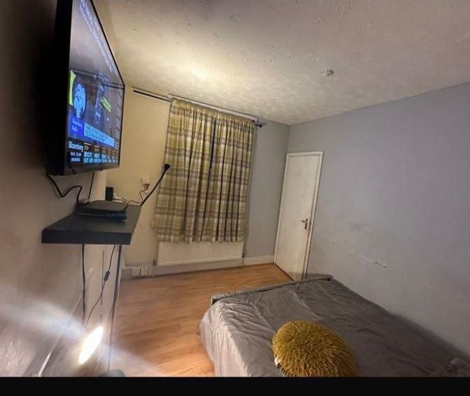 Room Princess Road in Greater London