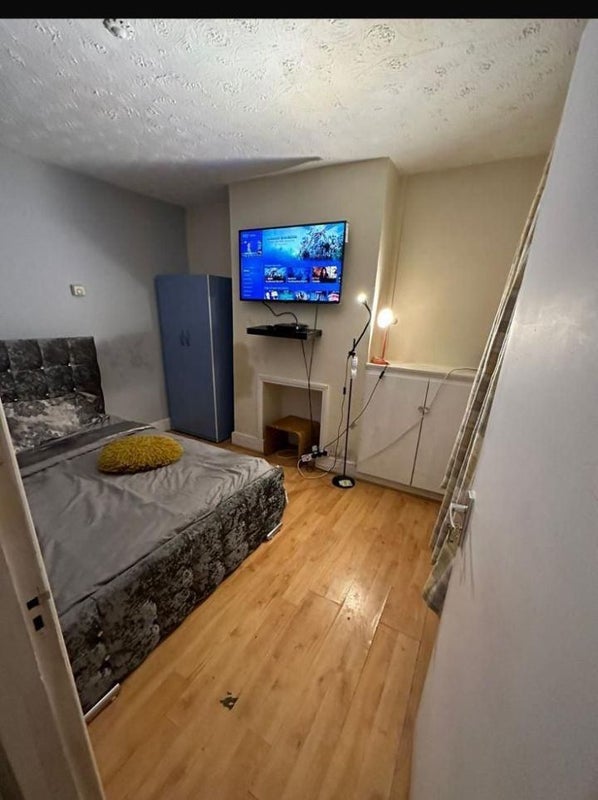 Room Princess Road in Greater London