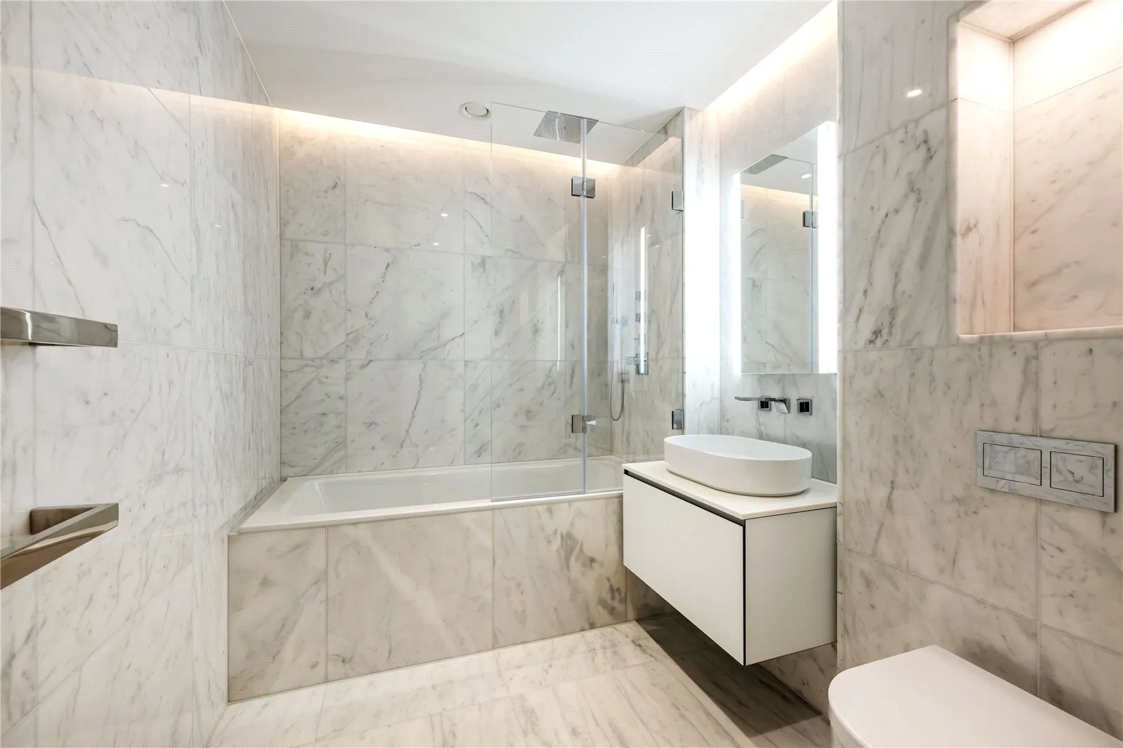 Flat Bayswater Road in Greater London