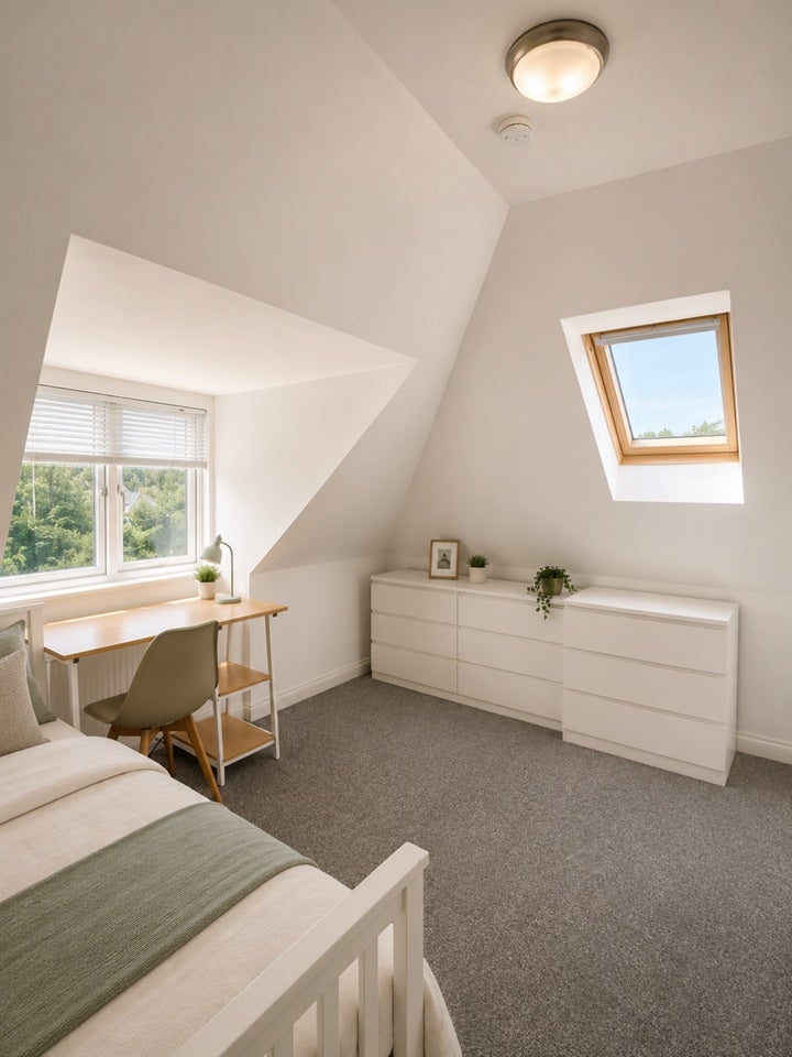 Room Hankinson Road in Bournemouth