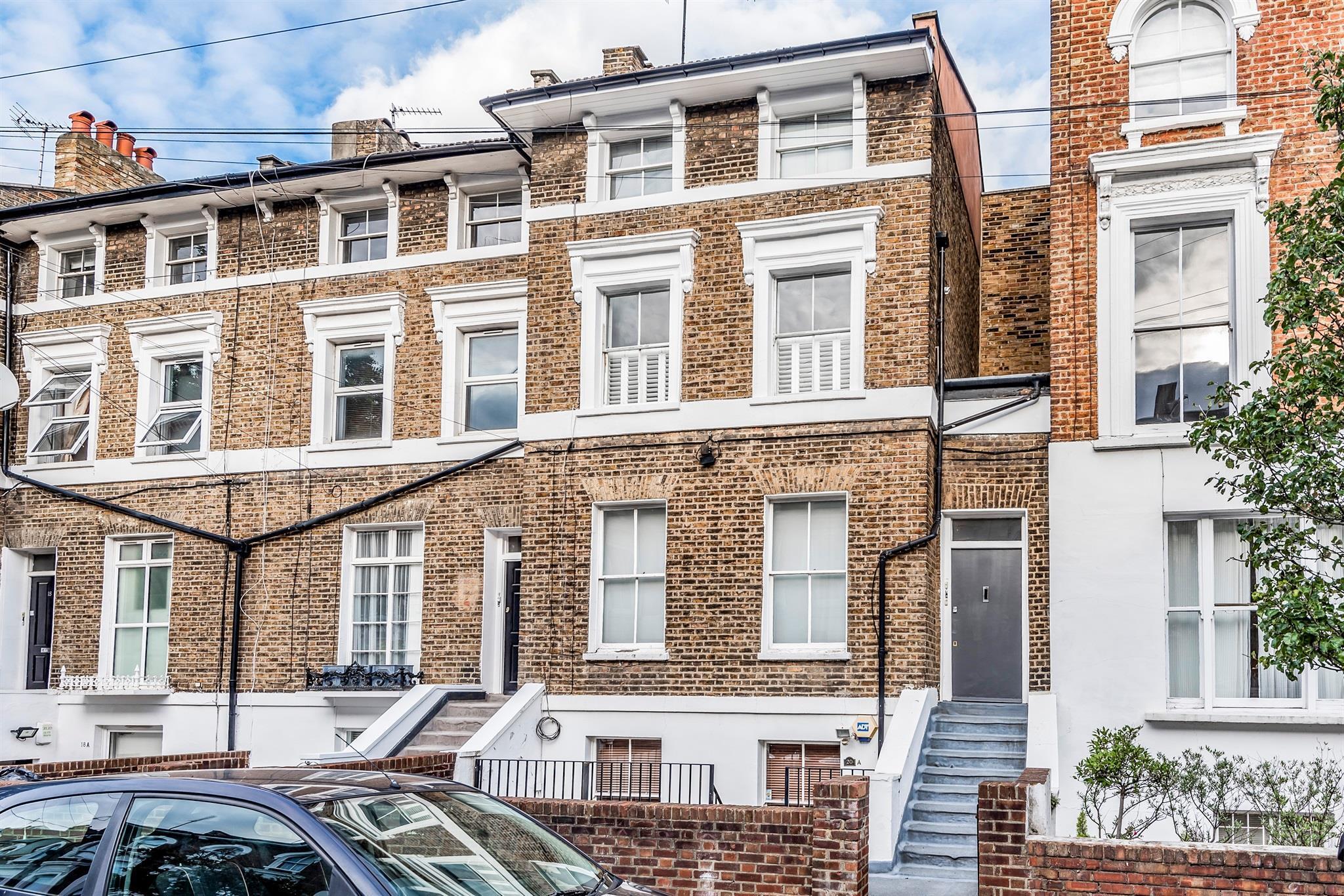 Flat Woodstock Grove in Greater London