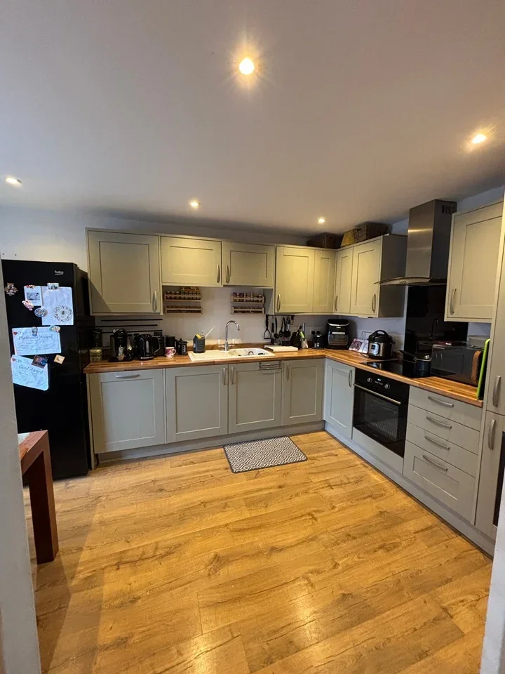 Room Mossfield in Elmbridge