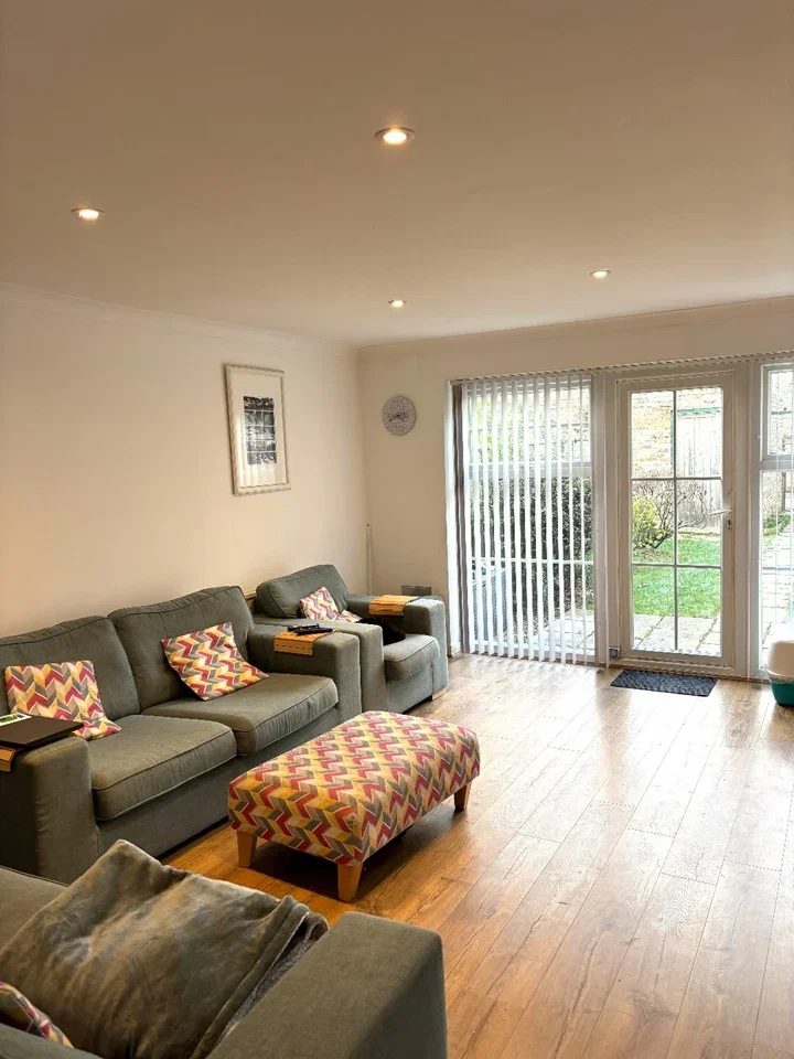 Room Mossfield in Elmbridge