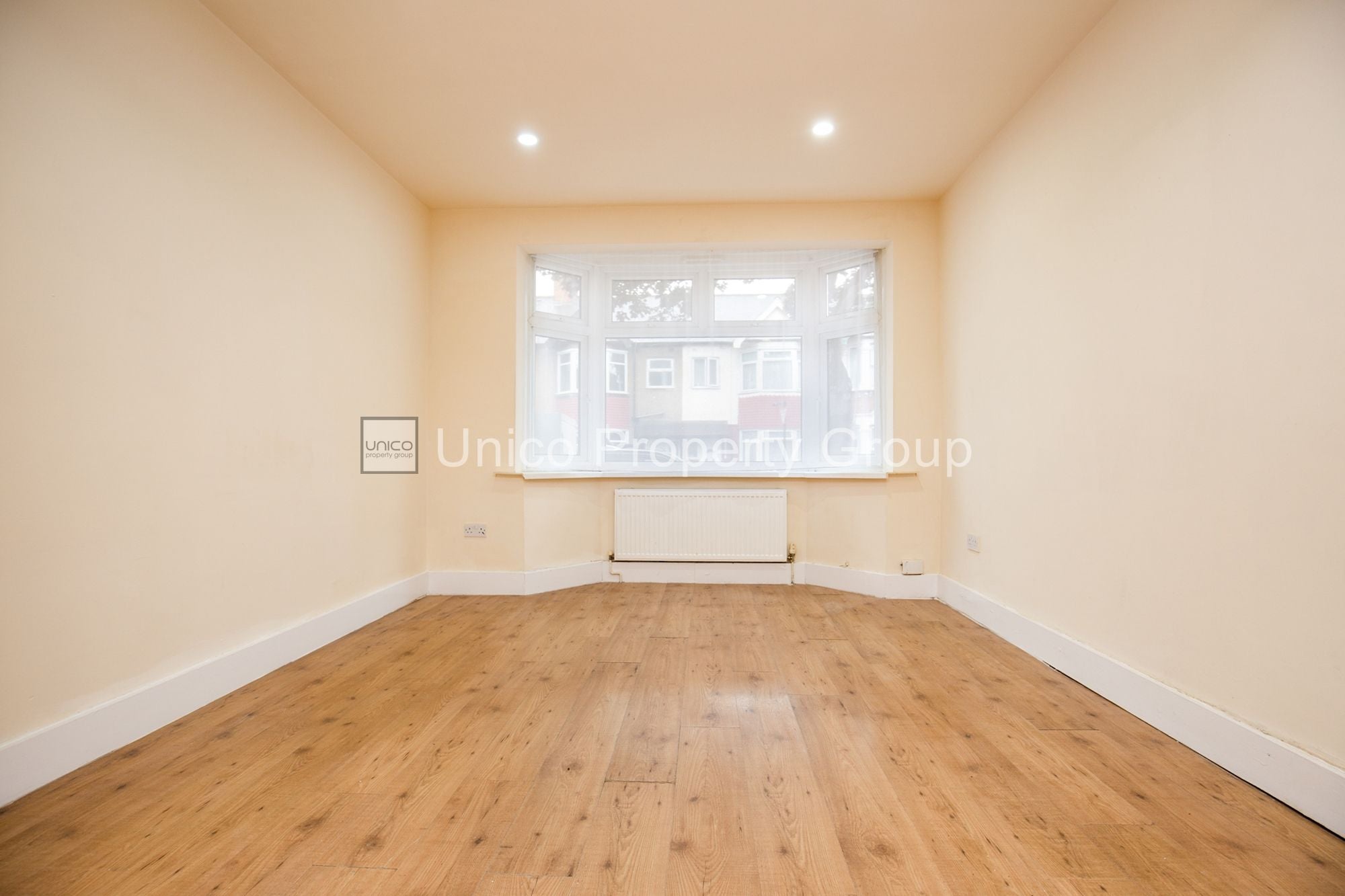 House Lonsdale Avenue in Greater London