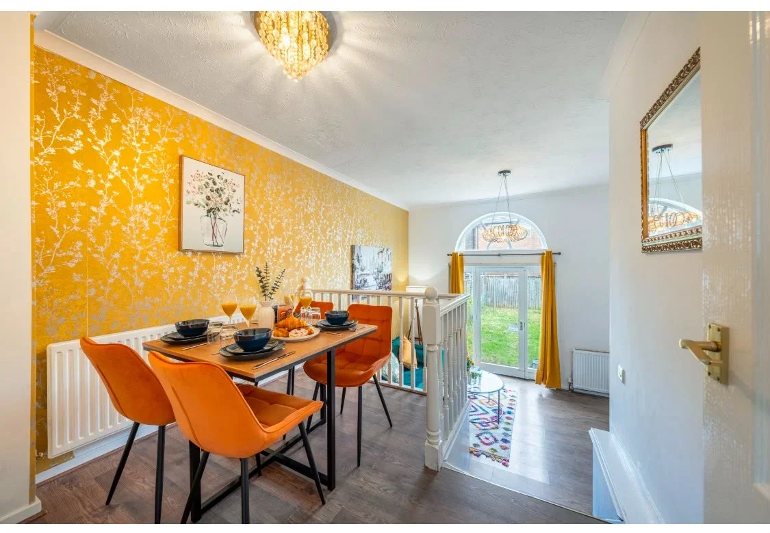 House Damask Crescent in Greater London
