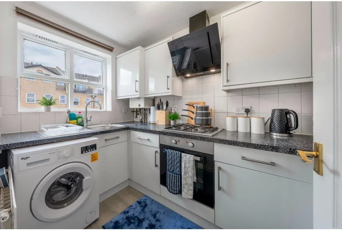 House Damask Crescent in Greater London