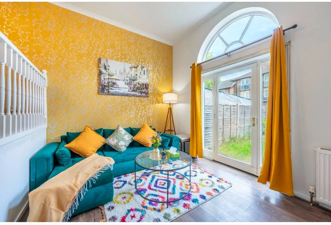 House Damask Crescent in Greater London