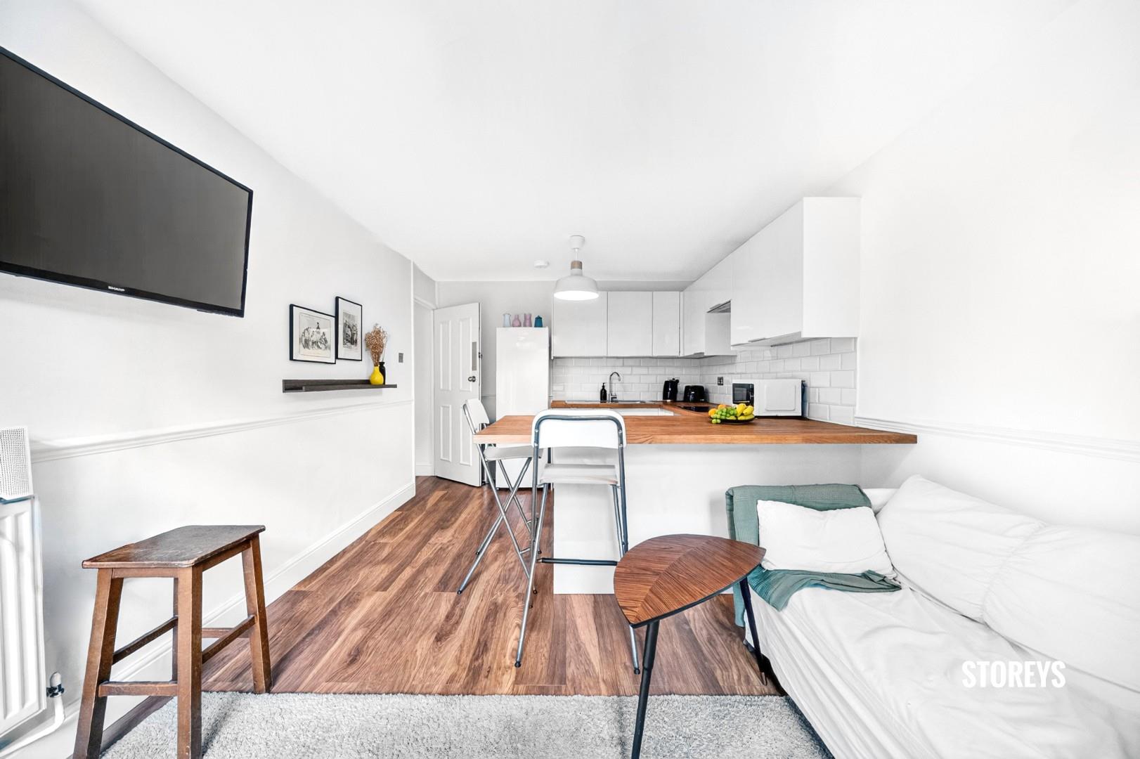 Flat Hackney Road in Greater London