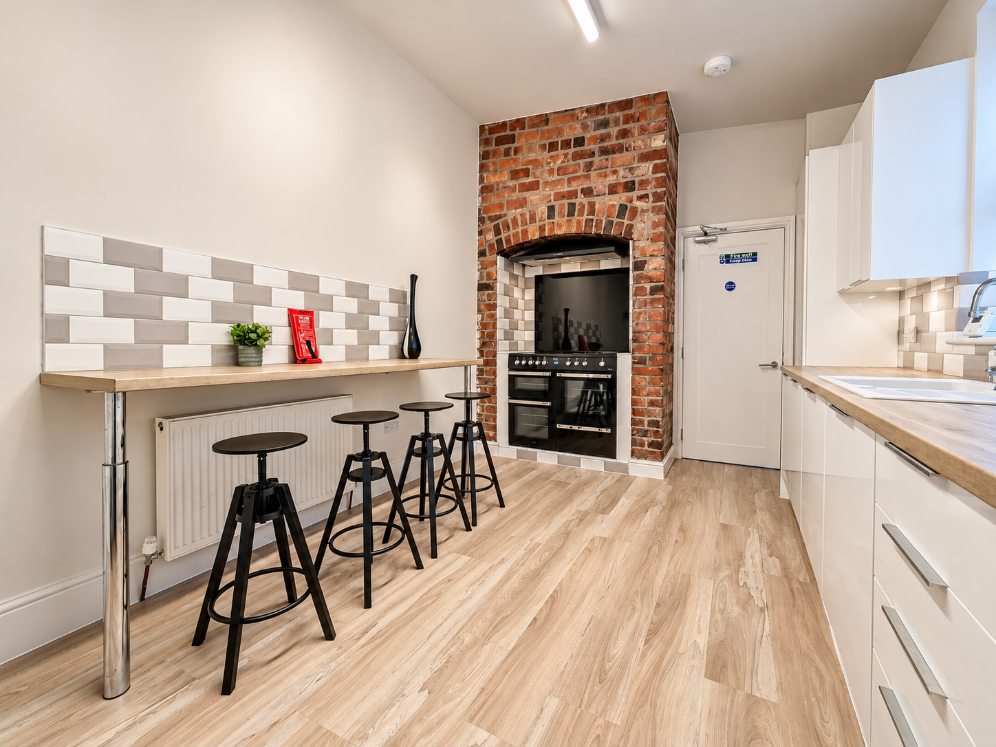 Room Longworth Road in Horwich