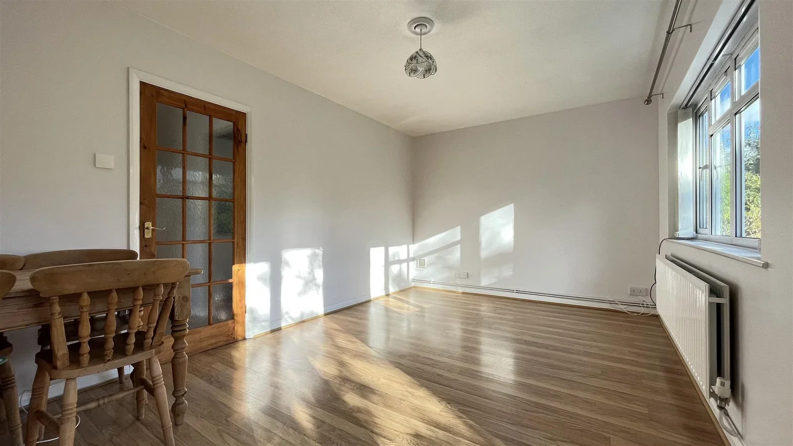 Flat Beddington Gardens in Greater London