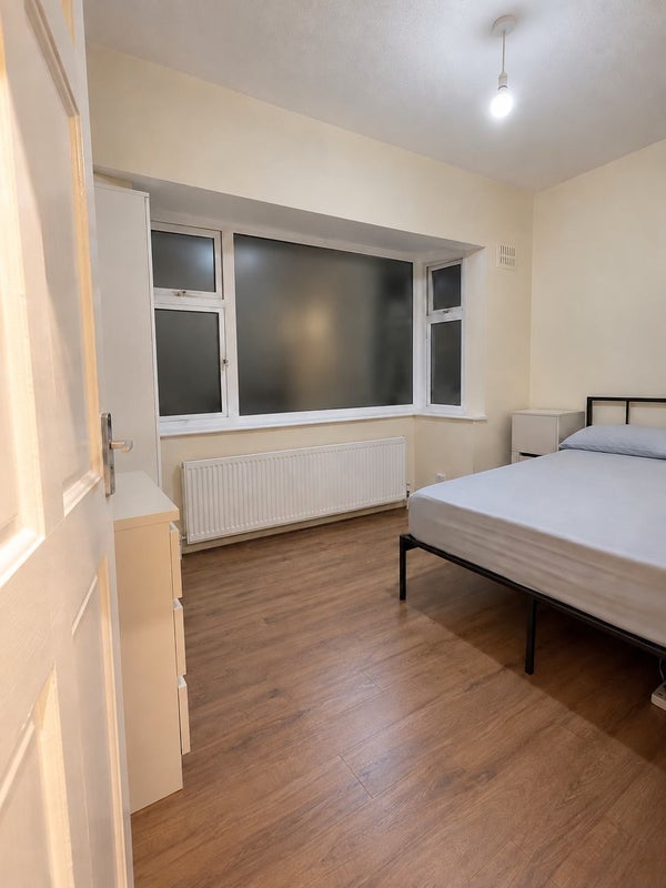 Room Stokes Road in Greater London