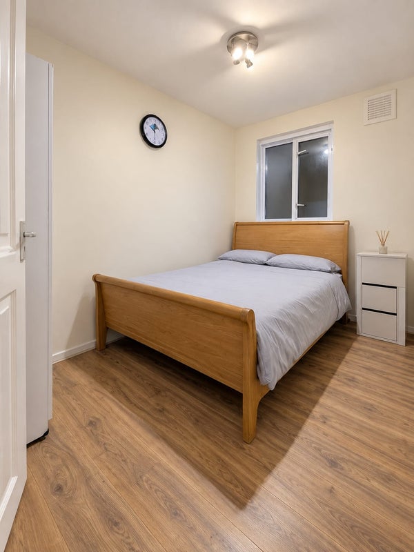 Room Stokes Road in Greater London