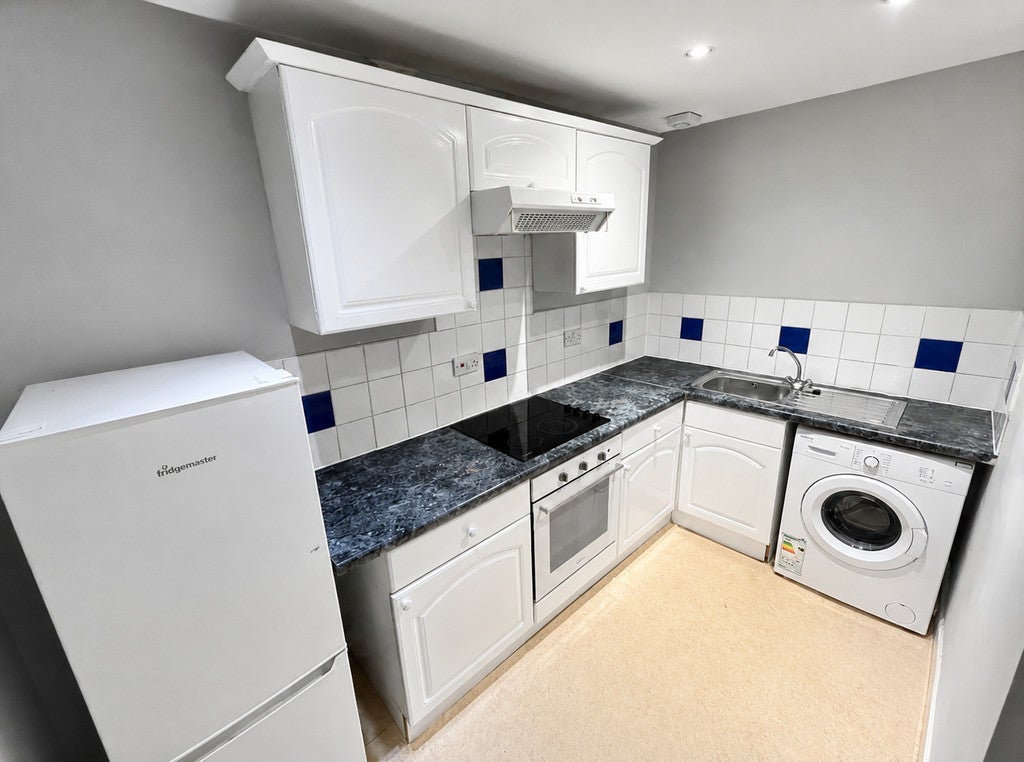 Flat Roslea Drive in Glasgow