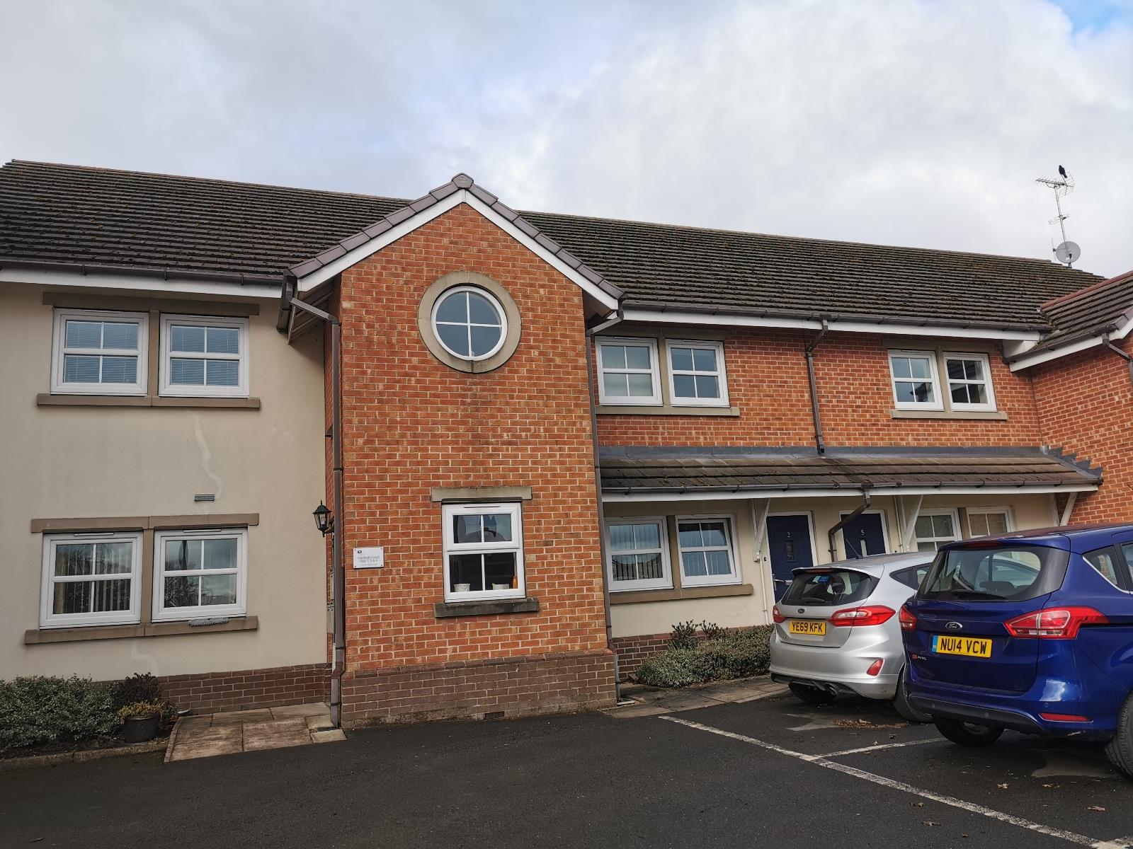 Flat Briarfield Gardens in Leeds