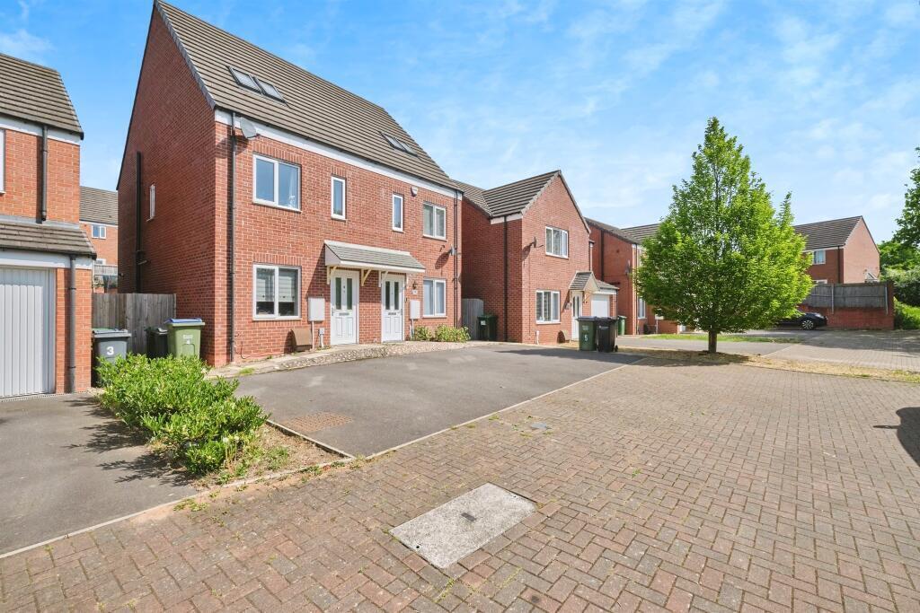 House Larchwood Road in Sandwell