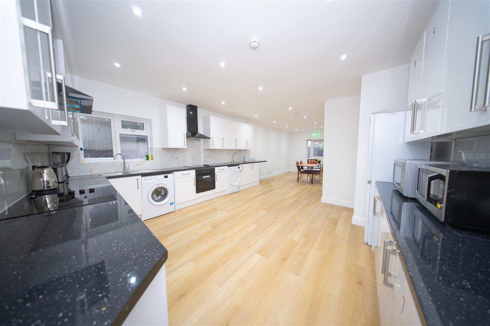 Room Bath Road in Greater London