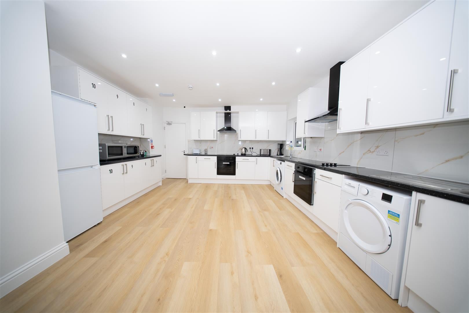 Room Bath Road in Greater London