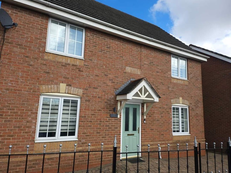 House Holborn Crescent in Priorslee Village