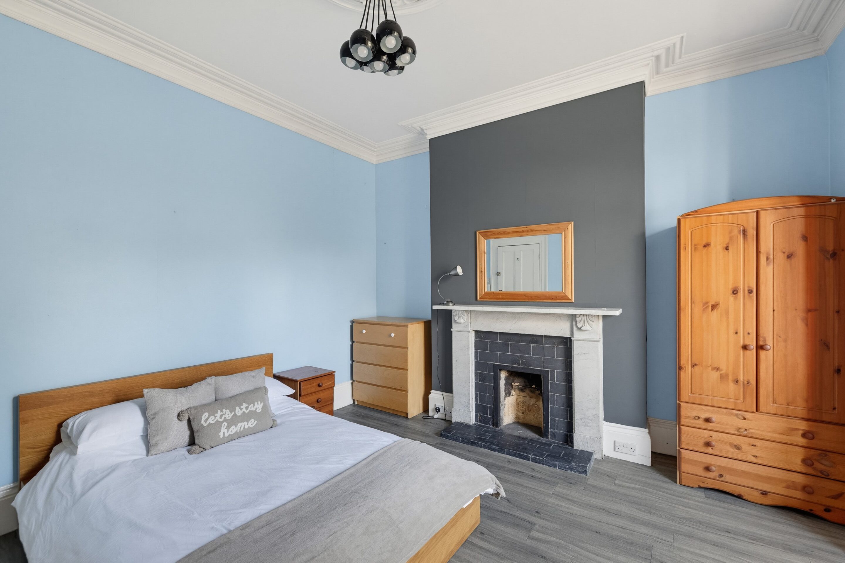 Room Alexandra Road in Plymouth