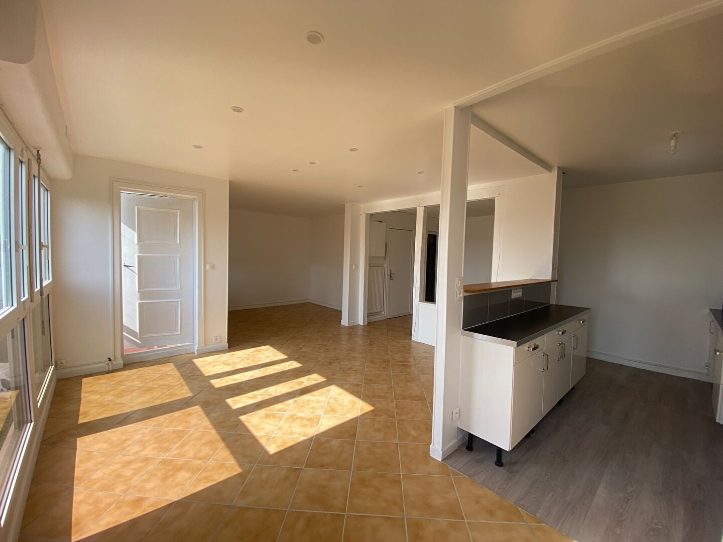Appartement Place Léon Cassé à Corbeil-Essonnes