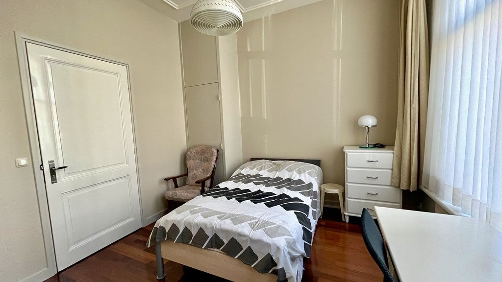 Flat Da Costastraat in Den Haag