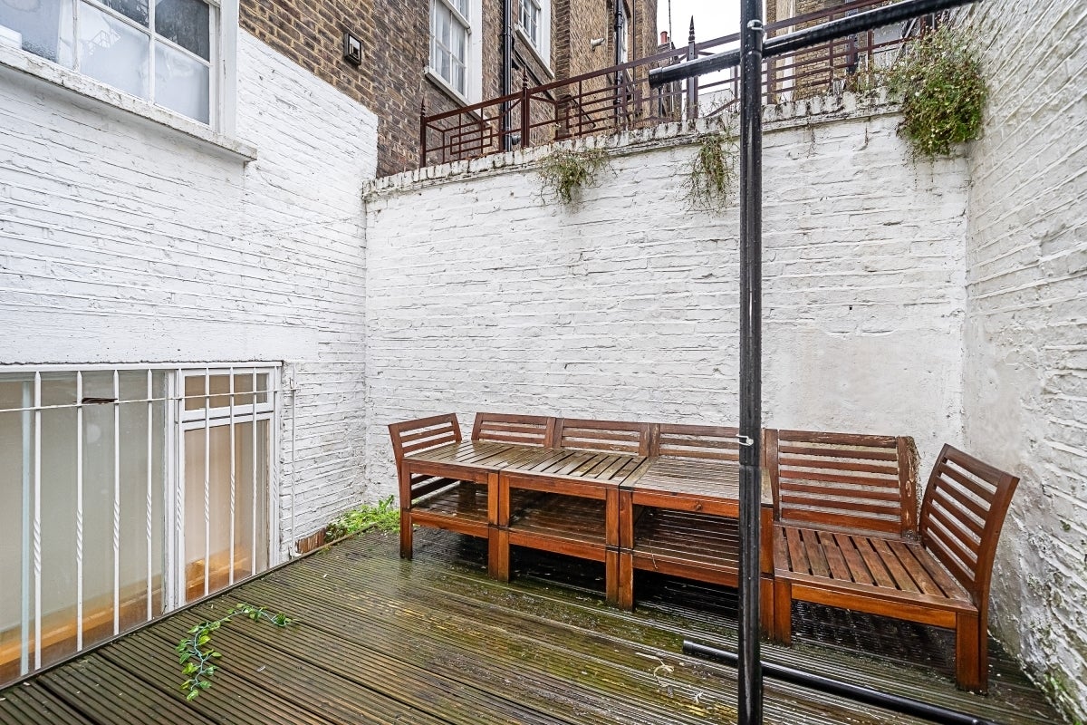 Flat Sale Place in City of Westminster