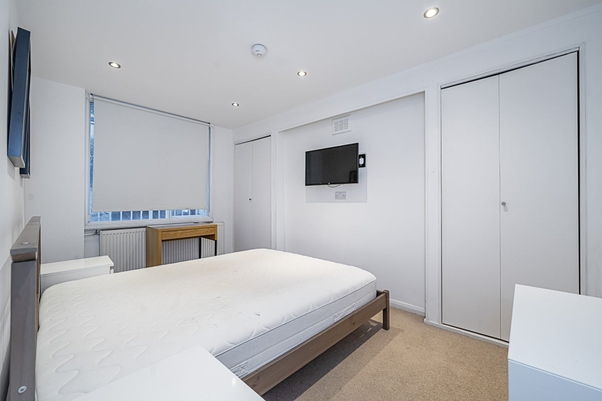 Flat Sale Place in City of Westminster