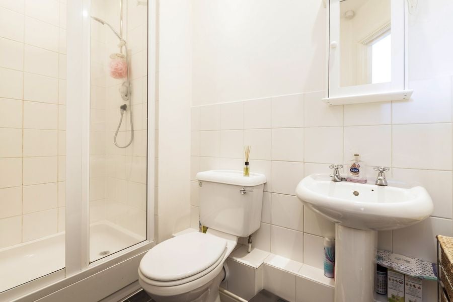 Flat Attwood Drive in Arborfield and Newland