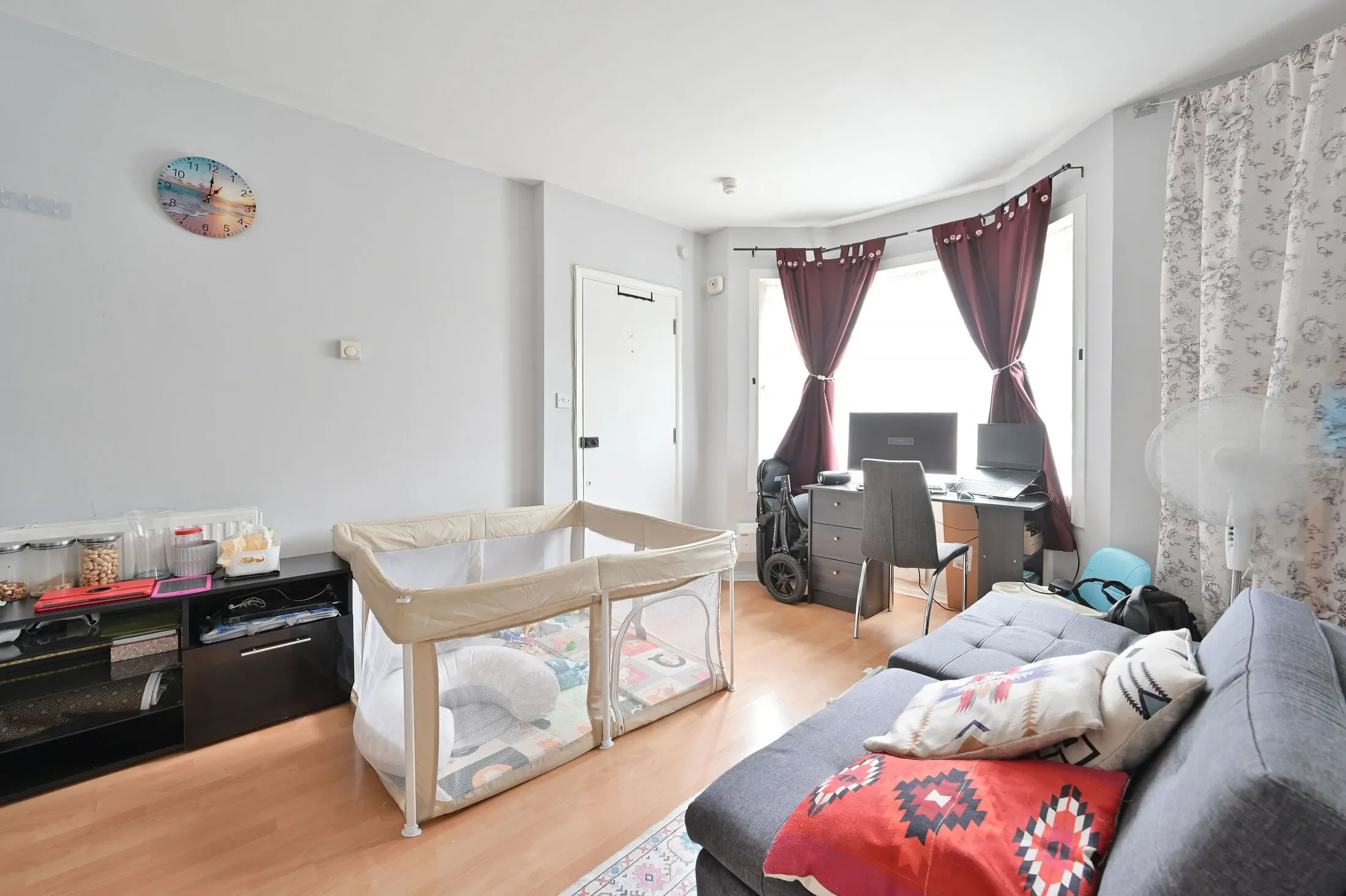 Flat Kings Avenue in Watford
