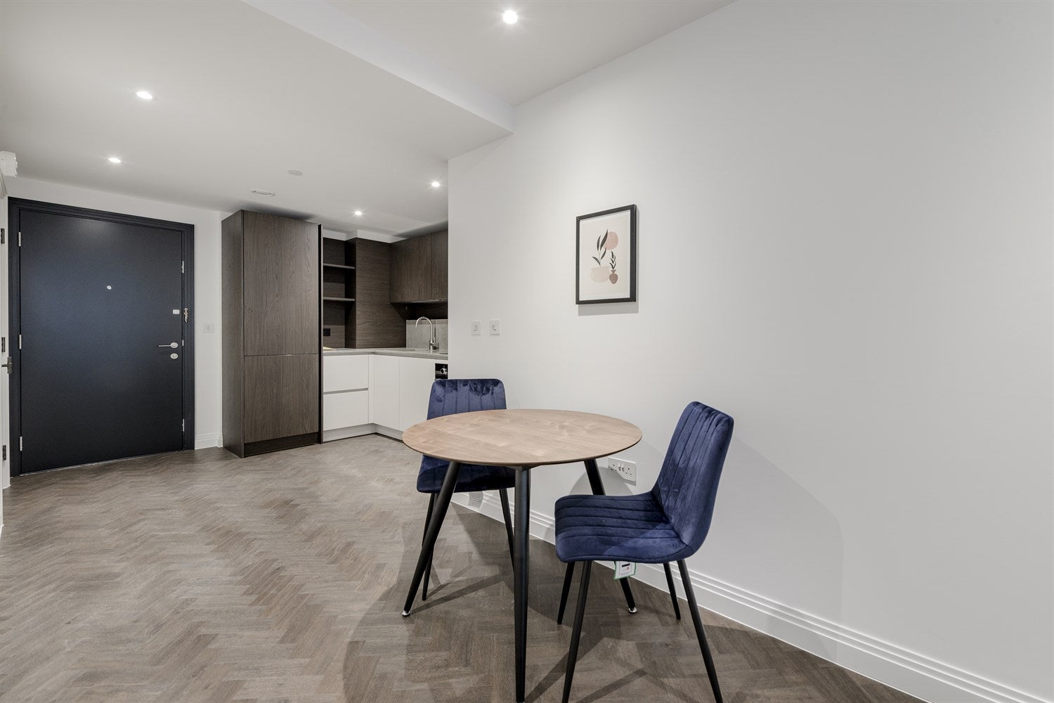 Flat Queen's Road in Greater London