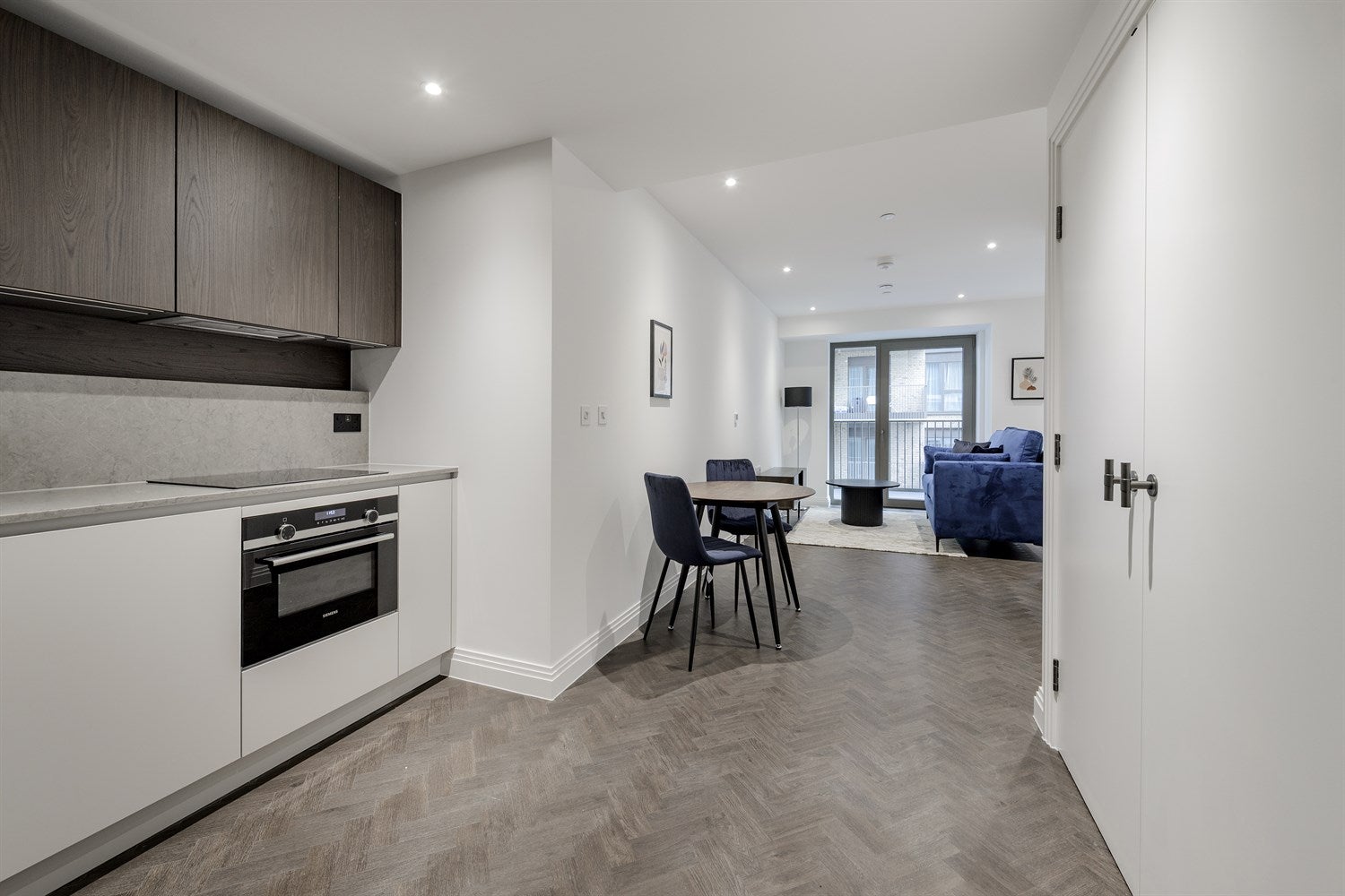 Flat Queen's Road in Greater London