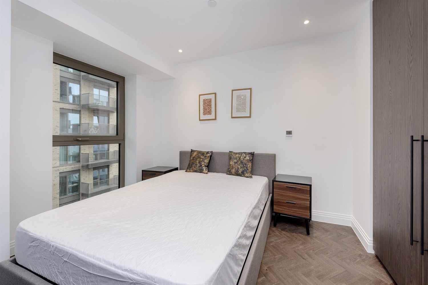 Flat Queen's Road in Greater London
