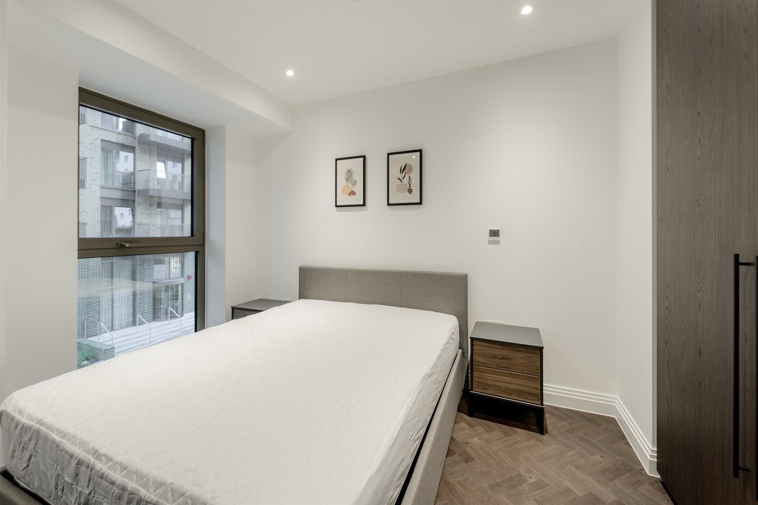 Flat Queen's Road in Greater London