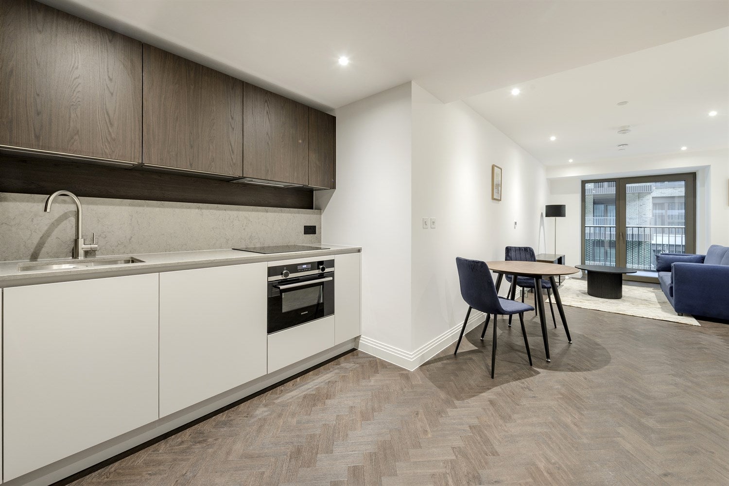 Flat Queen's Road in Greater London