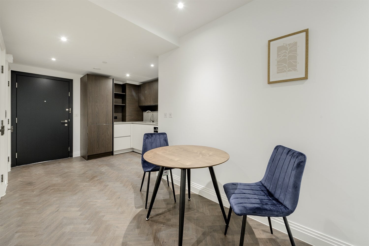 Flat Queen's Road in Greater London