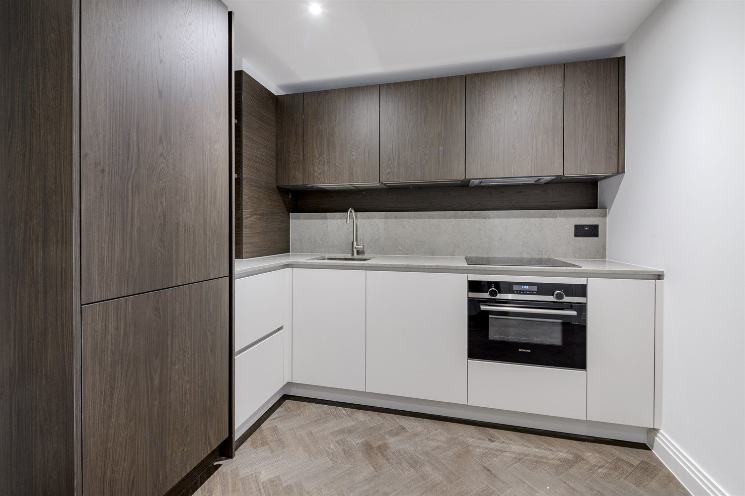 Flat Queen's Road in Greater London