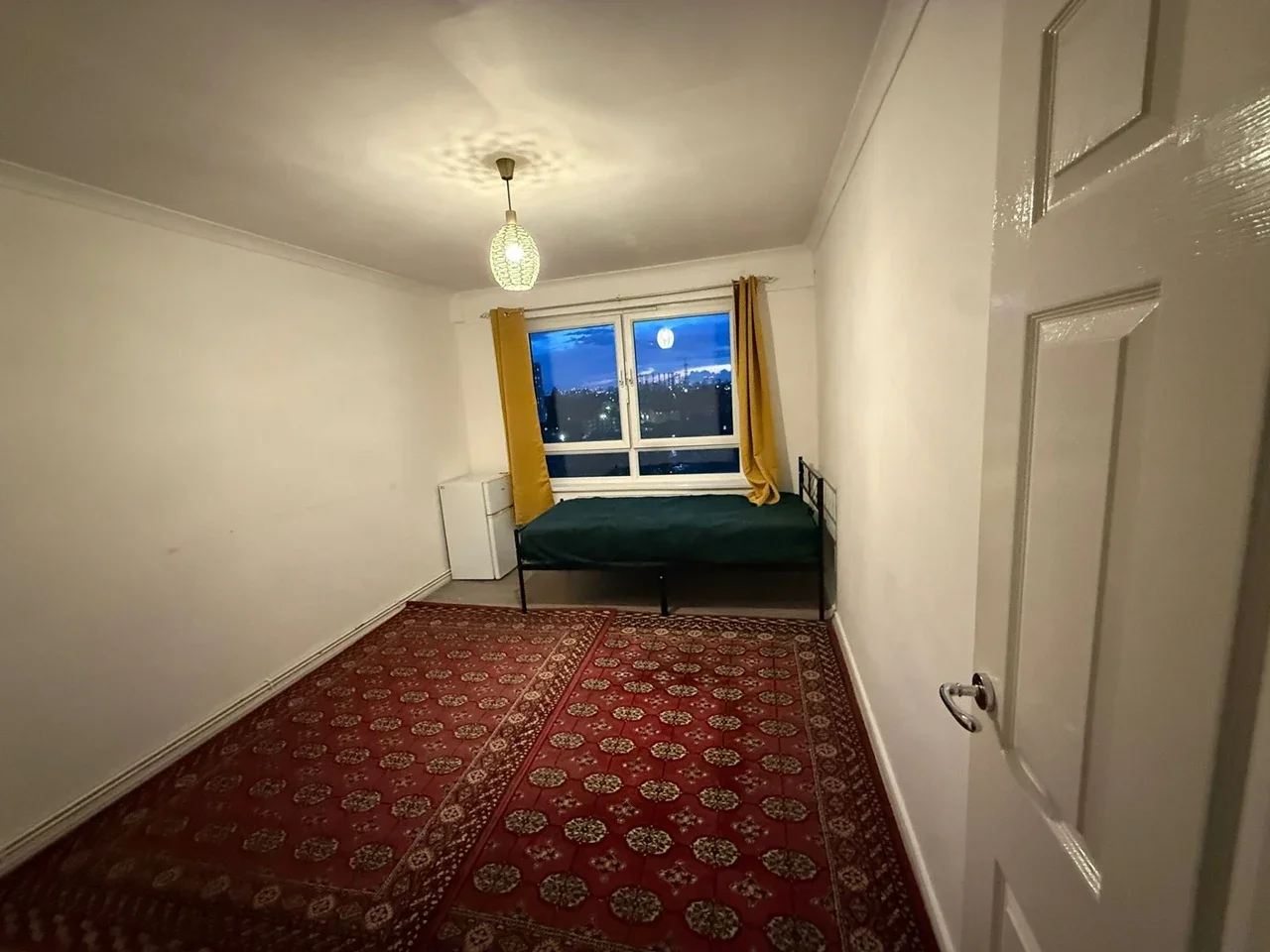 Flat Loxford Road in Greater London