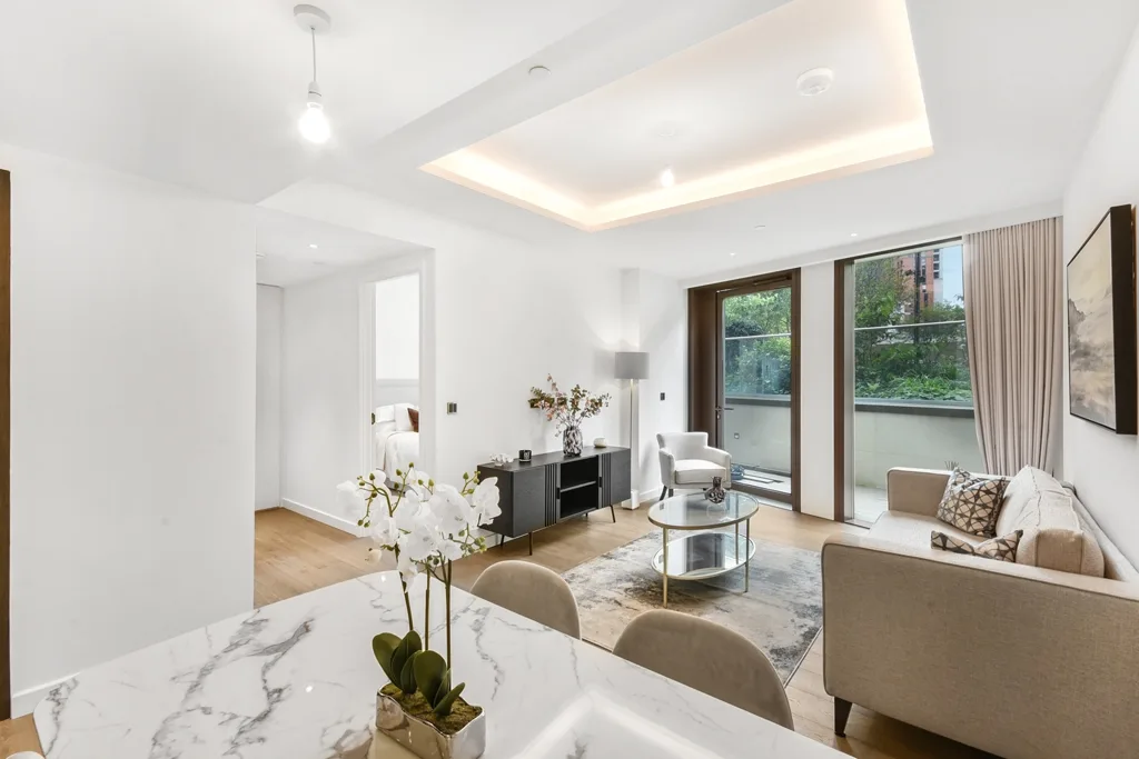 Flat Carnation Way in Greater London