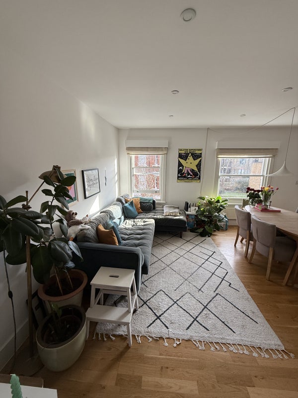 Room South Island Place in Greater London