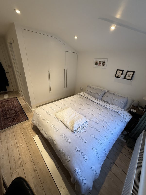 Room South Island Place in Greater London