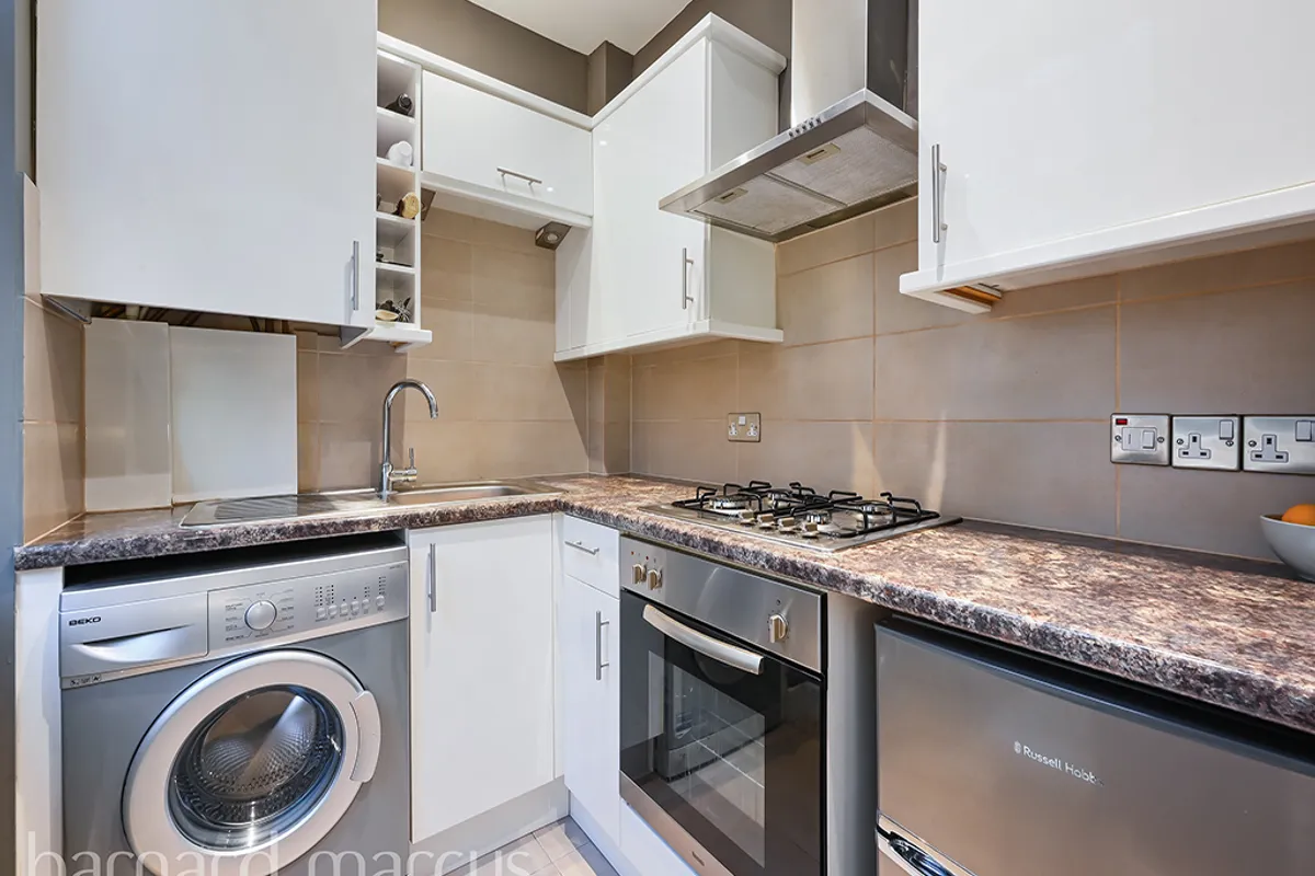 Flat Fairholme Road in Greater London
