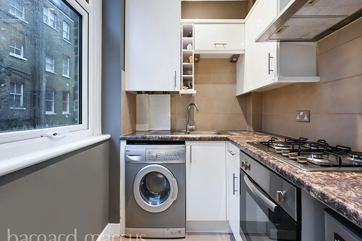 Flat Fairholme Road in Greater London