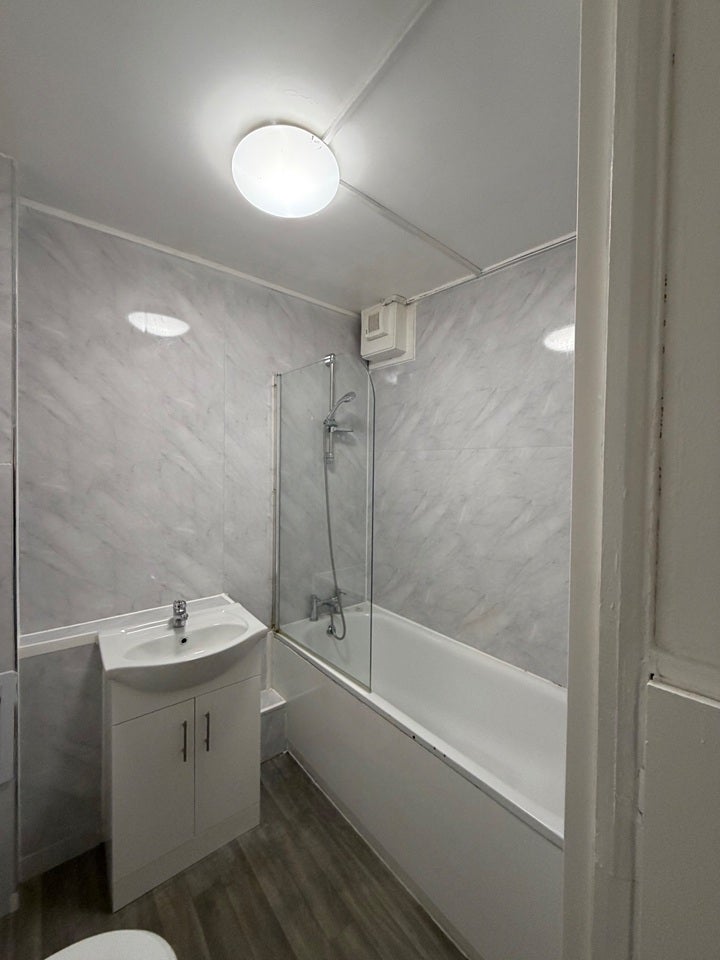 Flat Lea Bridge Road in Greater London