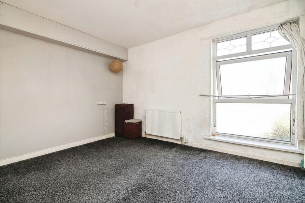 House Metric Walk in Sandwell